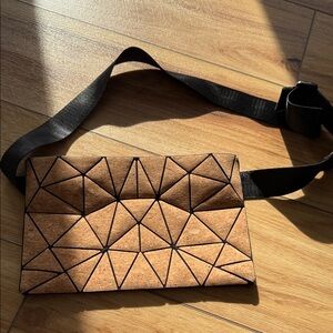 Corkboard Geometric Pattern Belt Bag